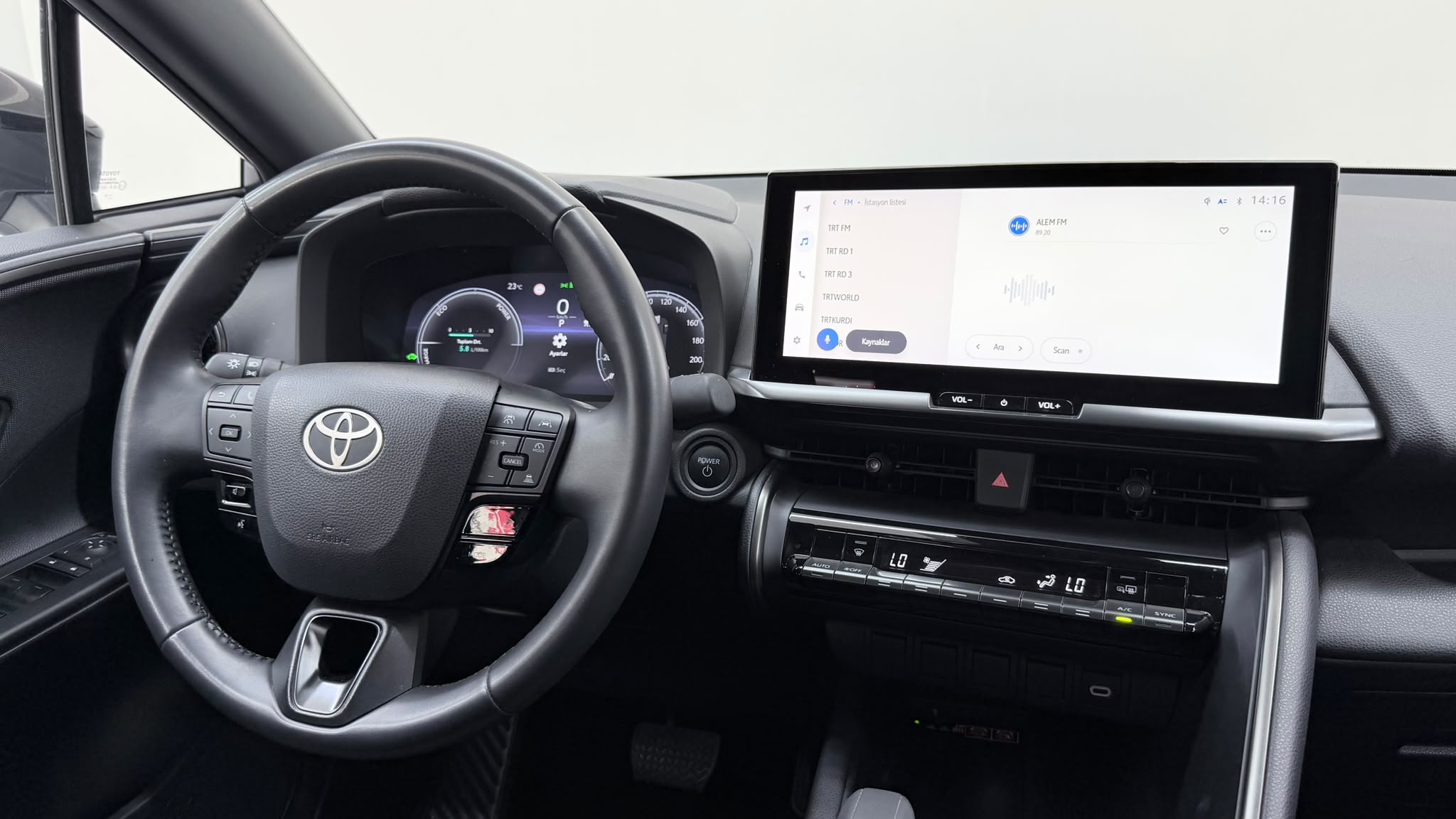 TOYOTA C-HR 12